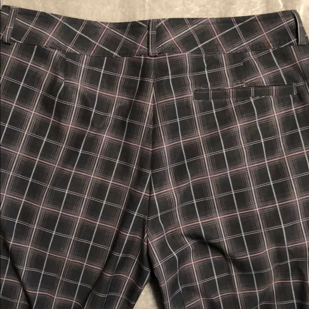 Golf Capris - Picture 2 of 3